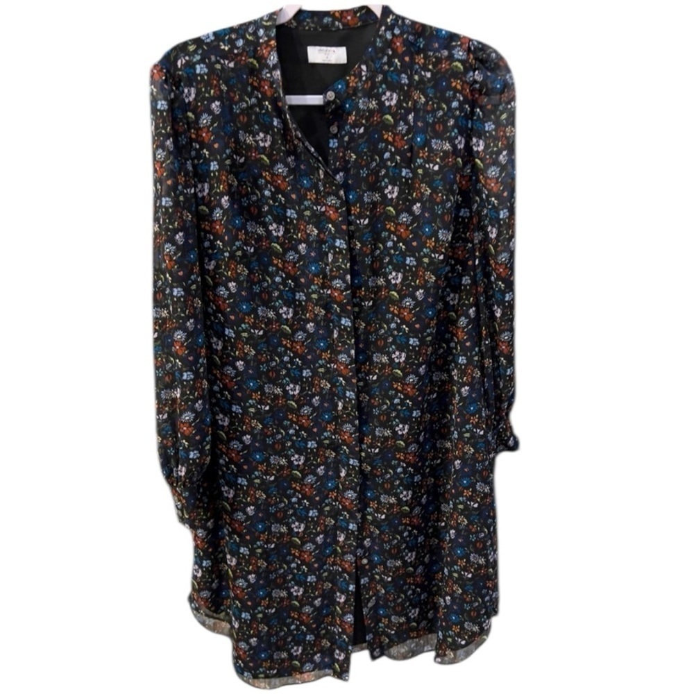 Untuckit size 4 Button down long sleeve dress